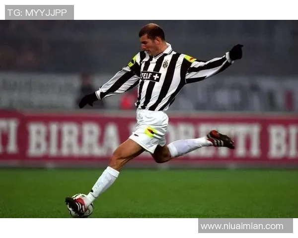 黑歌足球传奇：从街头少年到世界足坛巨星的奋斗与荣耀